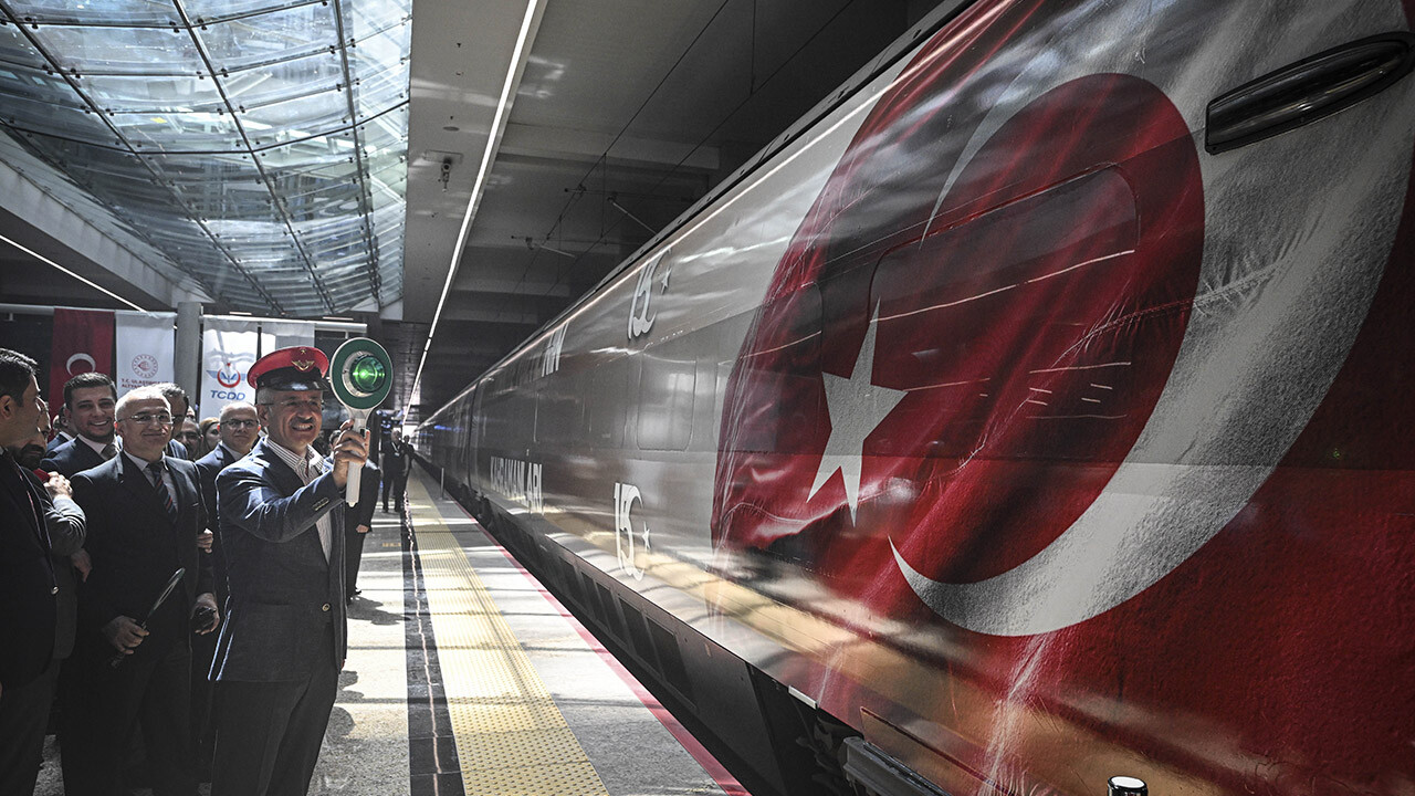 15 Temmuz treni yola çıktı! 56 bin kilometre ile binlerce yolcu taşıyor...