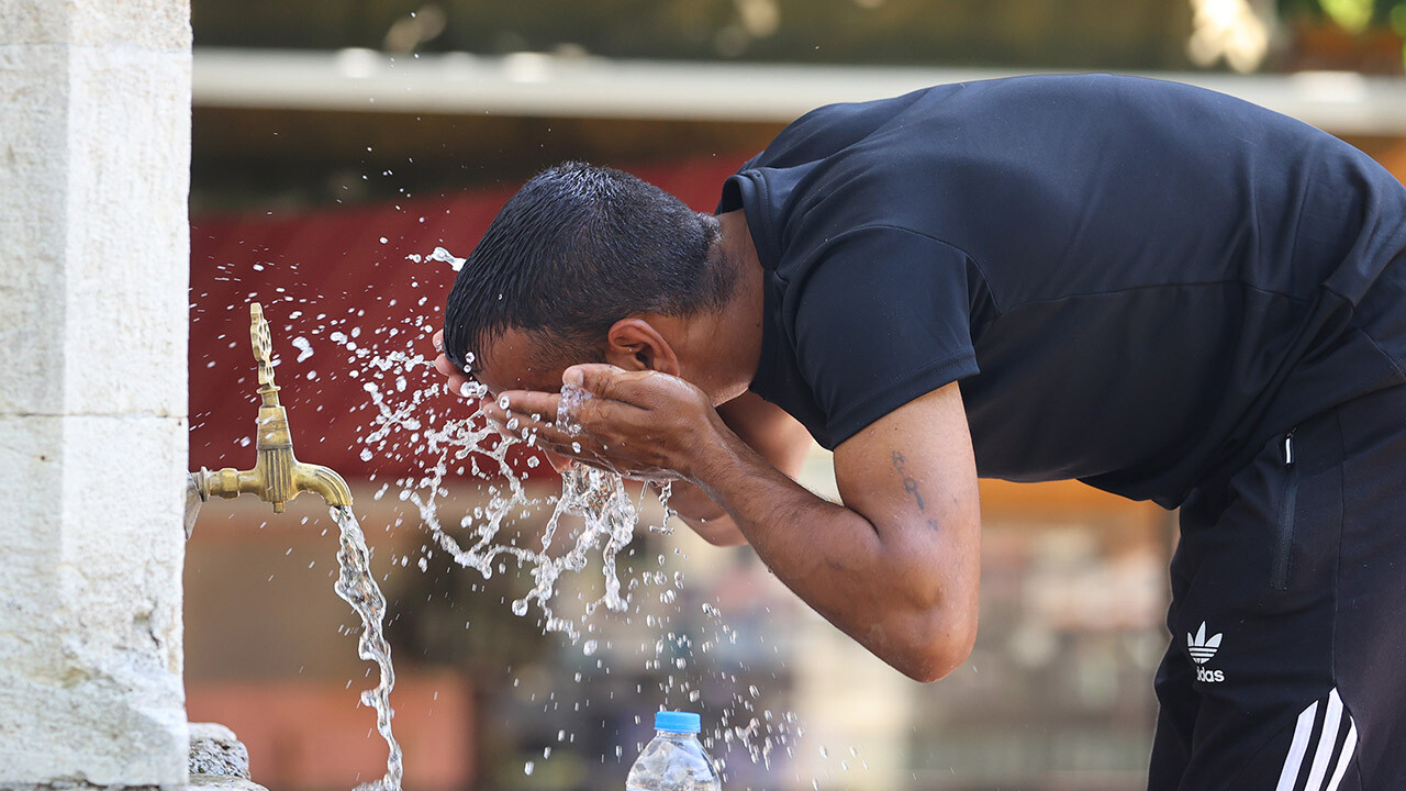 “Kavurucu” sıcaklıklar yurdu sardı! Meteoroloji uyardı: Bugün başladı, günlerce sürecek…