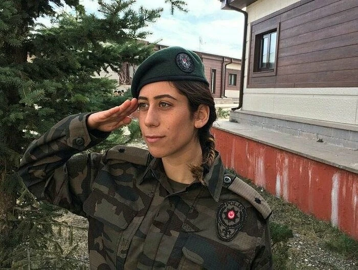 Karanlık gecenin yiğit kadınları! Cumhurbaşkanı Erdoğan 'unutmayın' diyerek seslendi
