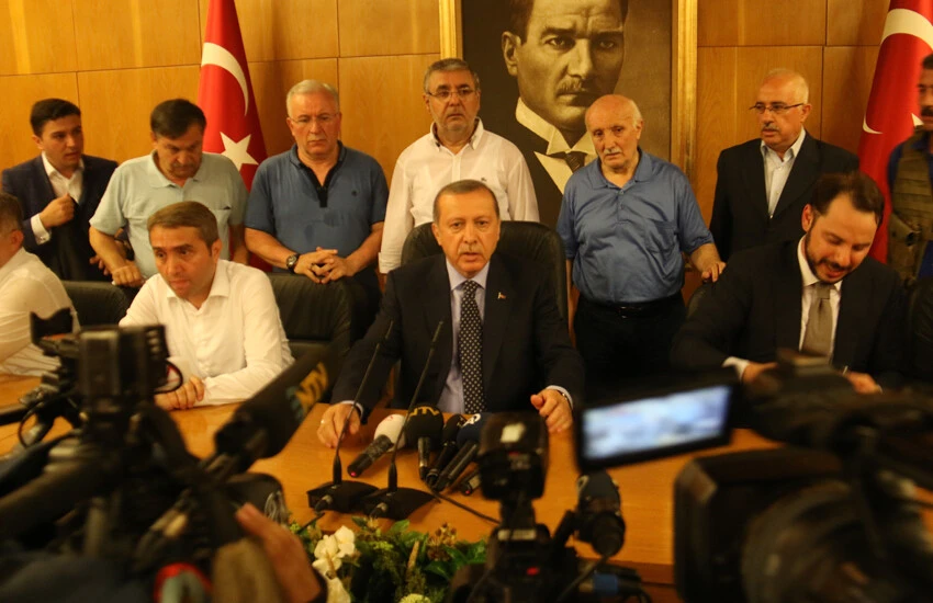 Erdoğan, vatandaşları sokağa çağırdı