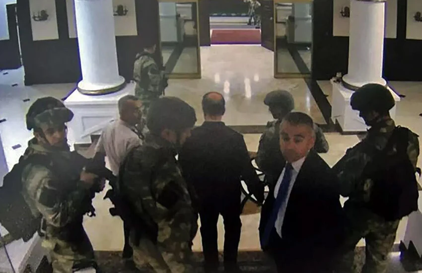 15 Temmuz'da başına silah dayanan Hulusi Akar o anları anlattı: Sık ulan şerefsiz