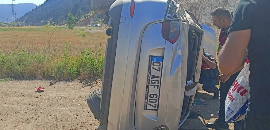 Mıcıra kapılan otomobil devrildi: 1 ölü, 2 yaralı