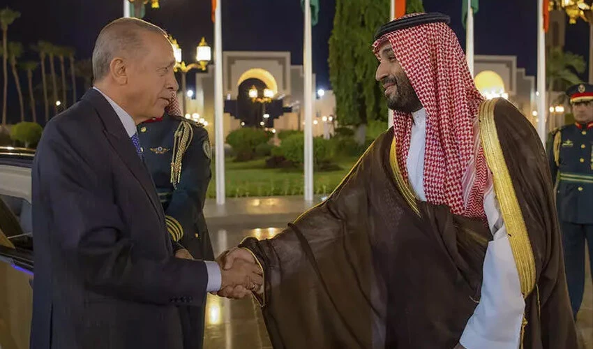 Liderler imzayı Türkiye'nin en büyük savunma sözleşmesine attı! Suudi Arabistan da Bayraktar TİHA alıyor