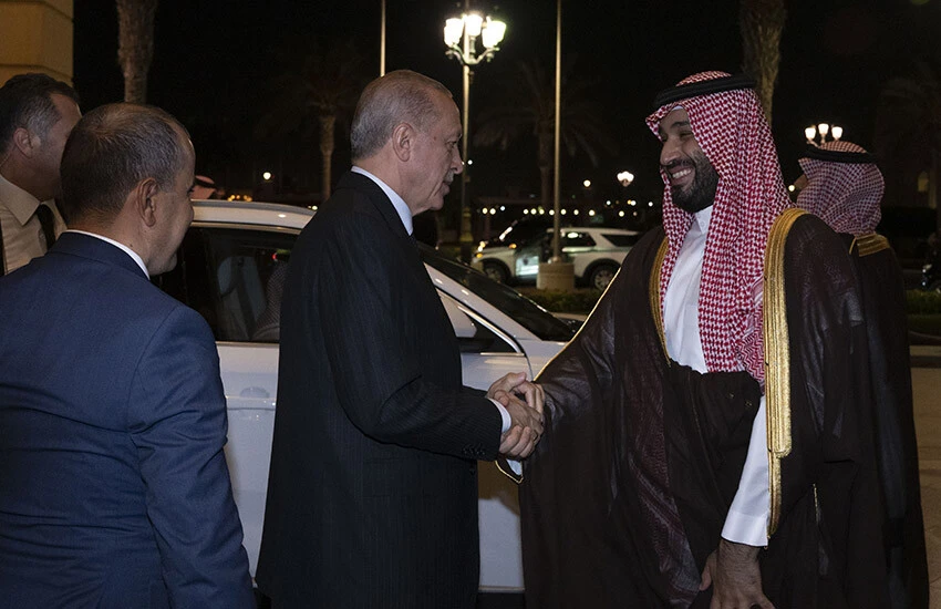 Körfez ülkeleriyle diploması trafiği devam ediyor! Suudi Arabistan'la 5 yeni anlaşma