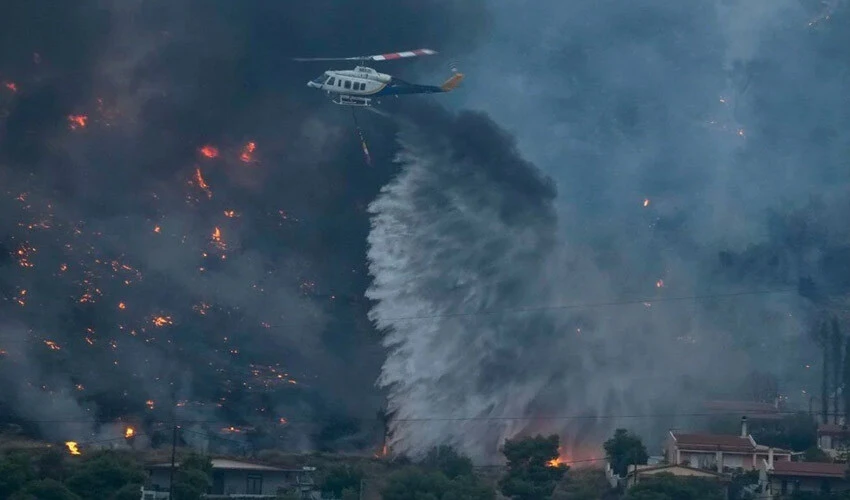 Yunanistan'da orman yangınları evlere sıçradı! 81 farklı nokta yanıyor