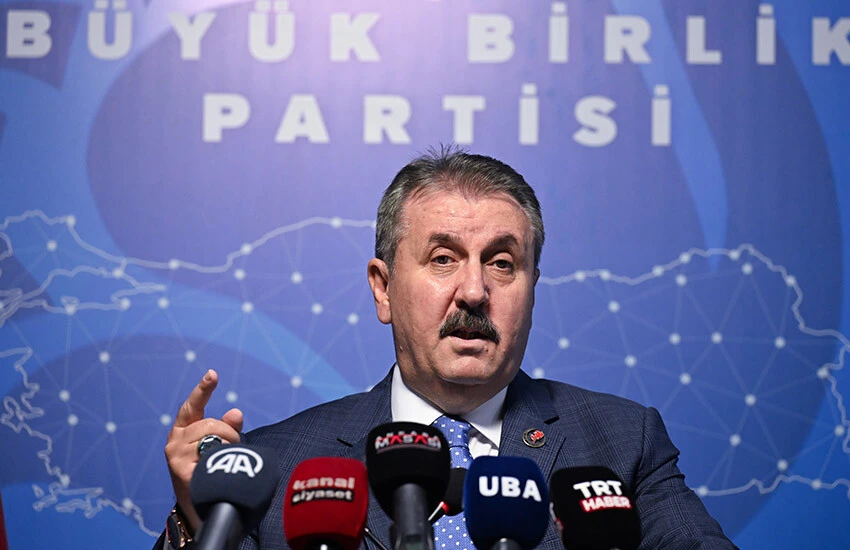 Mustafa Destici emekli maaşlarının asgari ücretten düşük olmaması gerektiğini söyledi.