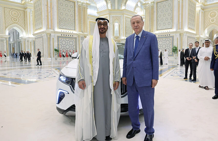 Cumhurbaşkanı Recep Tayyip Erdoğan, ticari ilişkiler amacıyla gerçekleştirdiği Körfez turu kapsamında son durak olan BAE'yi ziyaret etti.
