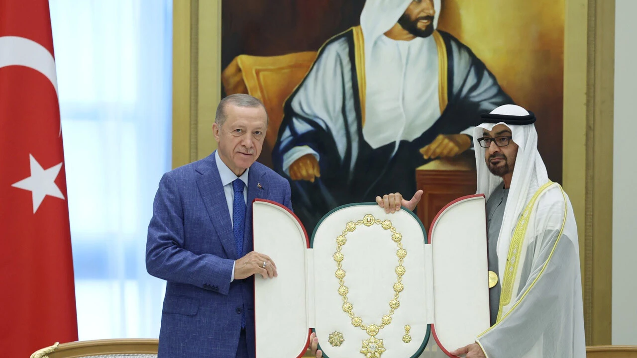 Cumhurbaşkanı Erdoğan'a BAE'den devlet nişanı