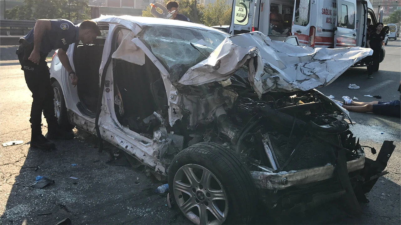 Hız göstergesi 140'ta takılı kaldı, TEM'de can pazarı yaşandı: 7 yaralı