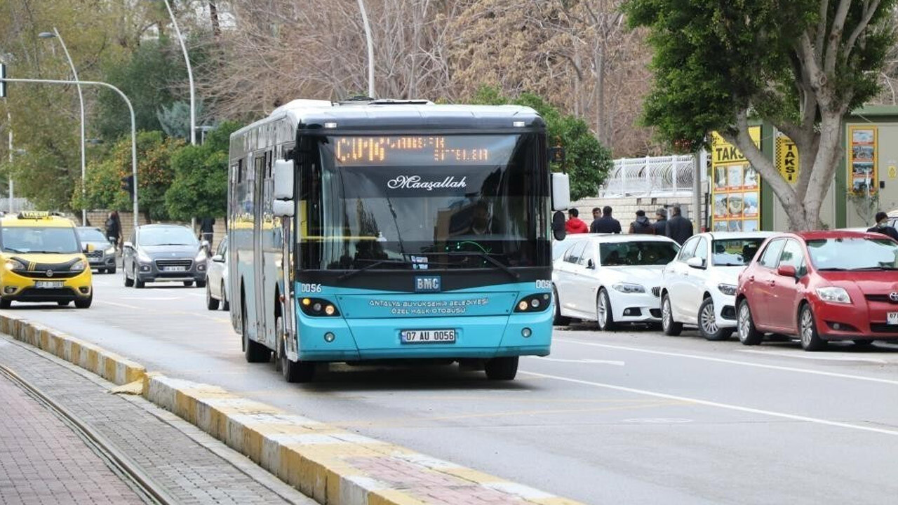 Akaryakıt fiyatları ulaşımı vurdu! Antalya&#039;da toplu taşımaya yüzde 56 zam