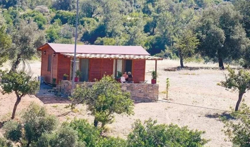 Lüks otel yerine tercih ettikleri yer şaşırttı! Gökçe Bahadır ve eşinin mütevazi tatili!