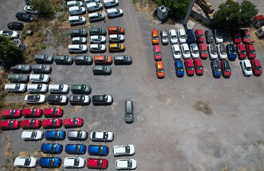 Hüsrana uğratan görüntüler! Araç fiyatlarının nasıl arttığı ortaya çıktı, <a href=