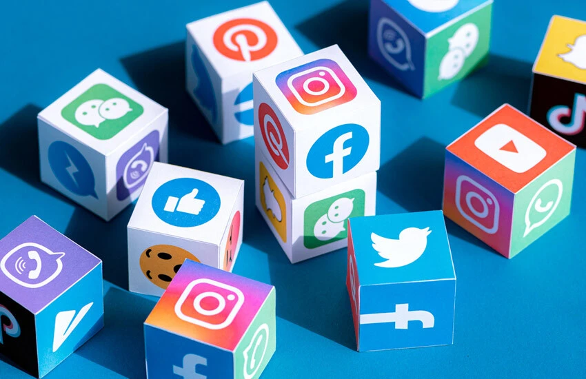 Sosyal medyada devlete ve topluma karşı yapılan bazı yorumların suç olduğu gibi ufak bir kelime de hakaret suçuna girebiliyor.