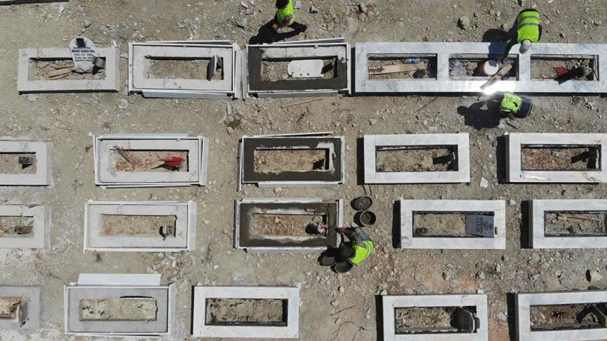 ’Deprem Şehitliği'nde acı tablo: 100 mezarın kimliği henüz belirlenemedi