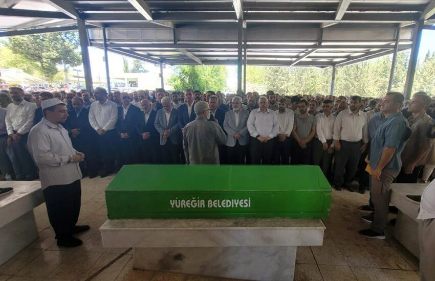 HÜDA PAR İl Sekreteri Sacit Pişgin son yolculuğuna uğurlandı.