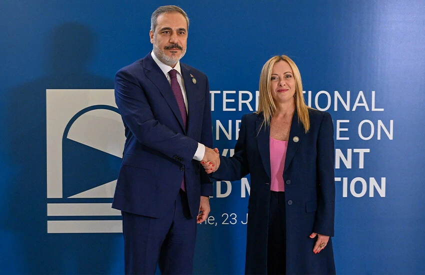 İtalya Başbakanı Giorgia Meloni'nin ev sahipliğindeki konferansta, Türkiye'yi Dışişleri Bakanı Hakan Fidan temsil ediyor.
