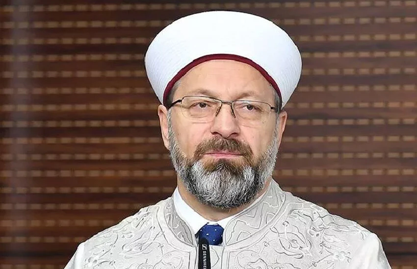 Diyanet İşleri Başkanı Ali Erbaş, yeniden ibadete açılmasının yıl dönümünden dolayı yarın sabah  Ayasofya-i Kebir Camii Şerifi’nde olacaklarını duyurdu