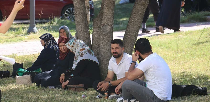 KPSS'de manzara yine aynı! "Binanın önünde bekliyordum" dese de kapıyı açan olmadı