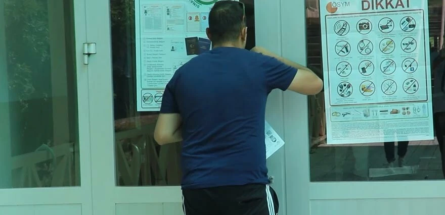 KPSS'de manzara yine aynı! "Binanın önünde bekliyordum" dese de kapıyı açan olmadı