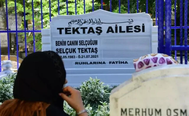 Alişan, kaybettiği kardeşini mezarı başında andı: Bu acının tarifi yok!