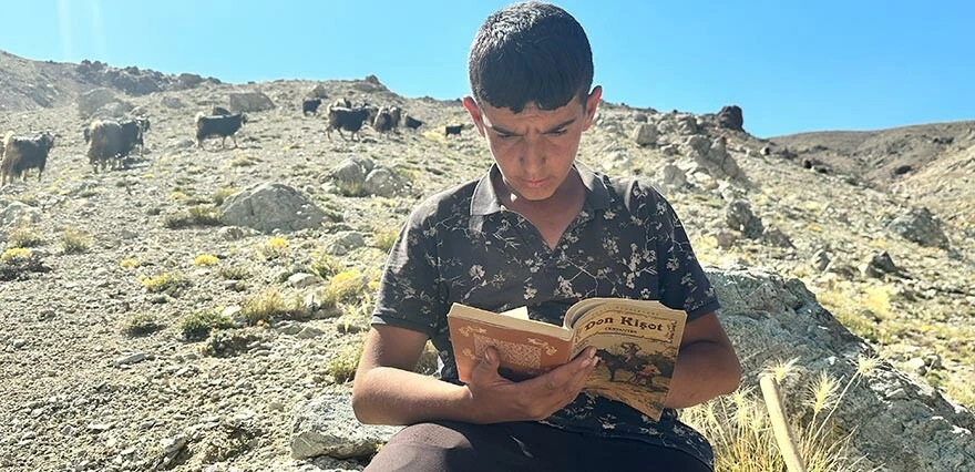 Çobanlık yaparken LGS'de Türkiye 2.si oldu! Başarısının sırrını tek tek açıkladı