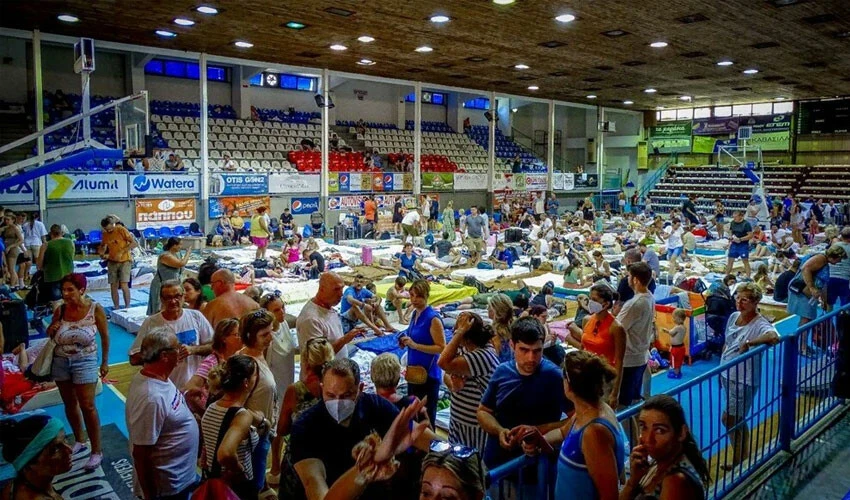 Yunanistan alevlere teslim: Rodos'un ardından Korfu'da orman yangını