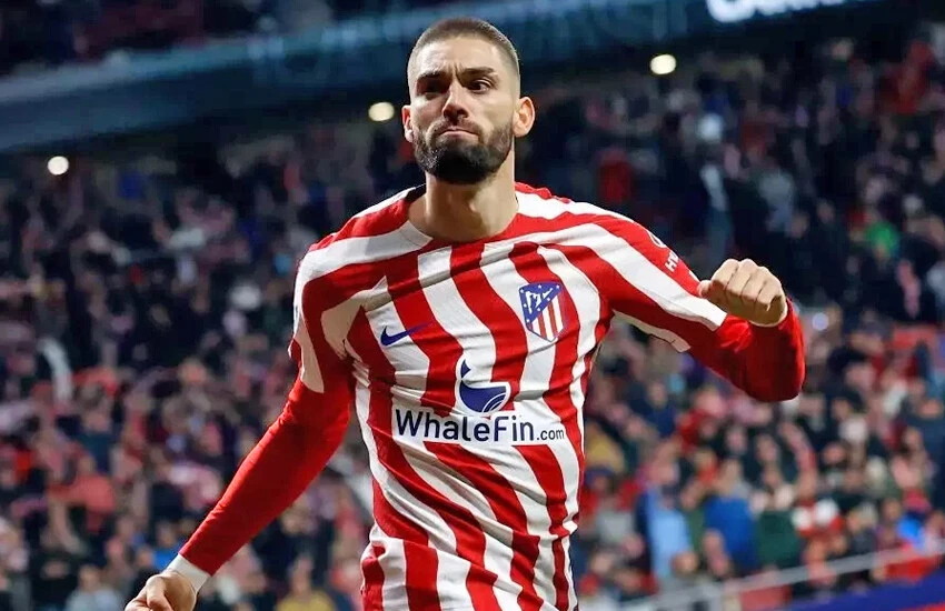 Fenerbahçe, Atletico Madrid forması giyen Yannick Carrasco'yu gündemine aldı.