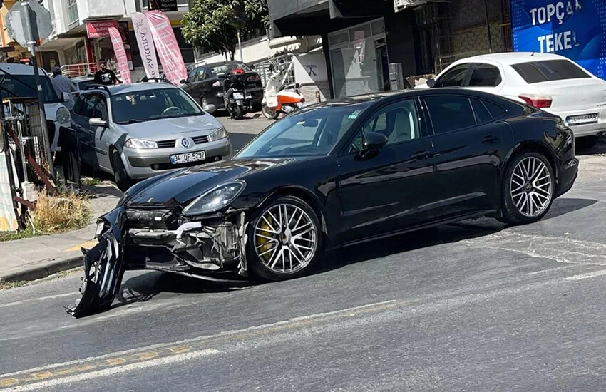 Beşiktaşlı futbolcu Umut Meraş trafik kazası geçirdi.
