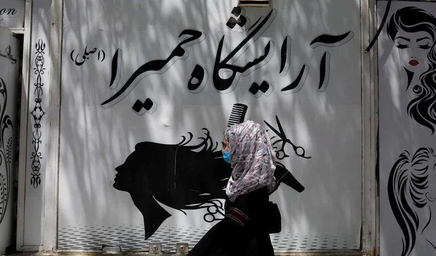 Taliban emretti güzellik salonları kapatıldı! Afganistan'da 60 bin kadın işsiz kaldı