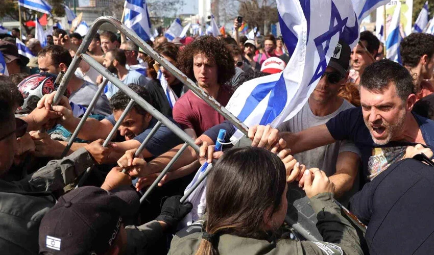 Tartışmalı 'yargı reformu'na onay İsrail'deki şiddeti de artırdı! Bir araç göstericileri ezip geçti