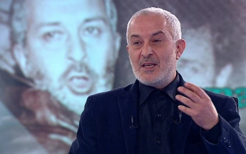 9 yıldır yatağa bağlı yaşayan Kenan Işık’la ilgili yakın dostu Ali Sürmeli’den açıklama!