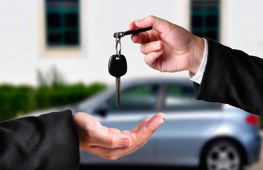 Araç satışlarında 'aksesuar' oyunu: Yasağı delmek isteyenlerden yeni yöntem