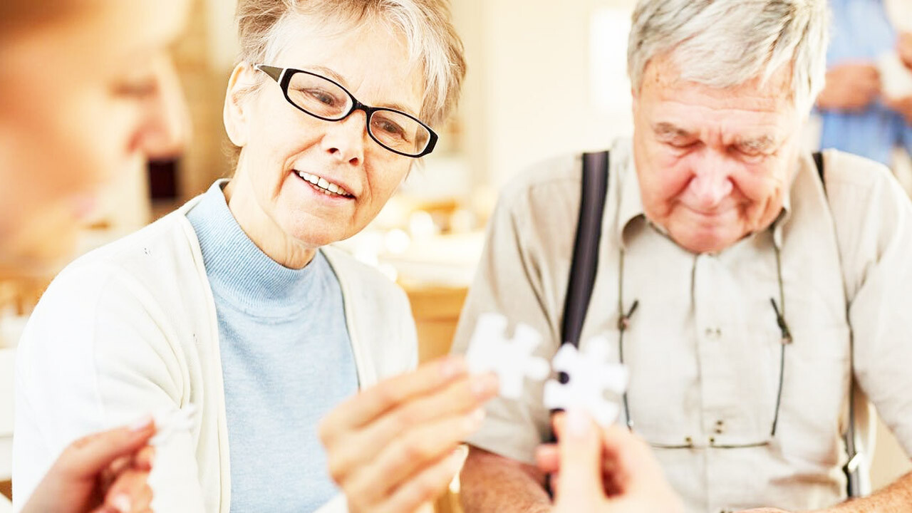 Alzheimer başlamadan belirti veriyor, yemek yerken ortaya çıkıyor