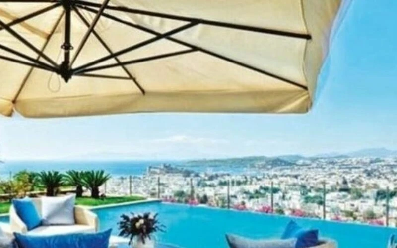 Havuz ve bahçeye ödediği para dudak uçuklattı! Bülent Ersoy villasının dekorasyonu için servet harcadı…