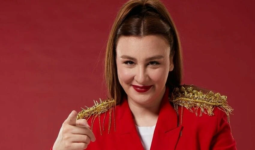 Yasemin Sakallıoğlu, 19 yaşındaki halini paylaştı! Gelen yorumlara işte böyle takıldı