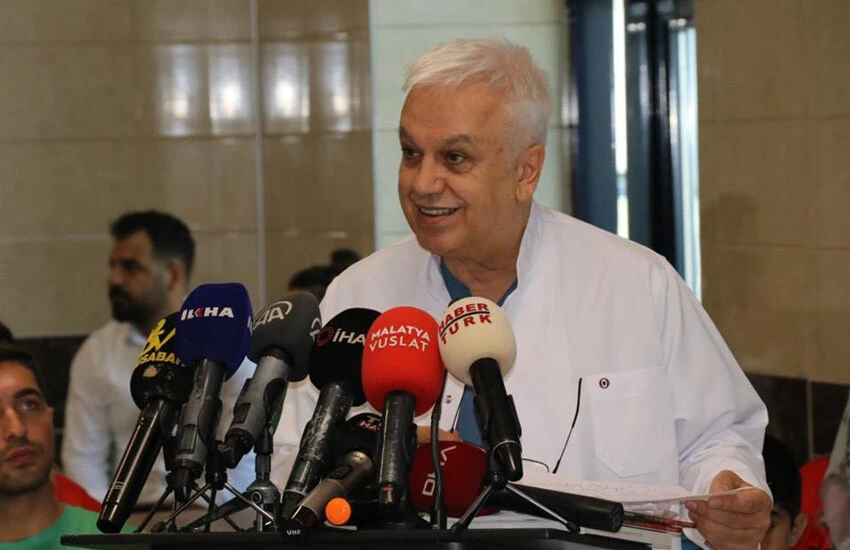 Karaciğer Enstitüsü Müdürü Prof. Yılmaz, asrın felaketi olan 6 Şubat depremlerine kadar 35 günde 35 karaciğer nakli yaptıklarını söyledi.