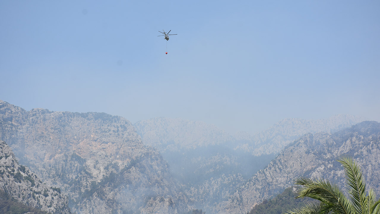 Kemer&#039;deki orman yangını kontrol altını alındı