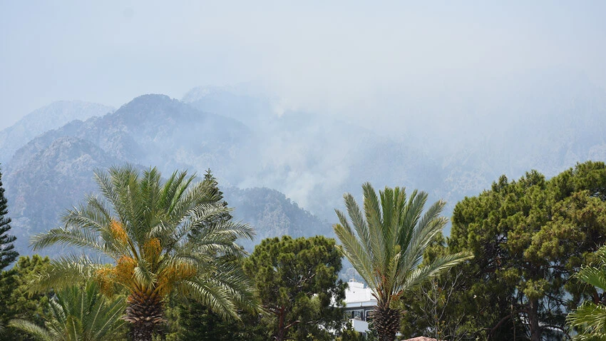 Kemer'deki orman yangını kontrol altını alındı