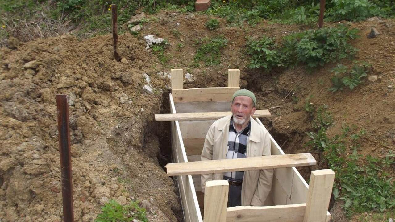 &#039;Çocuklarıma yük olmasın&#039; dedi, kendi mezarını kazdı! Yaşlı adam hayatını kaybetti