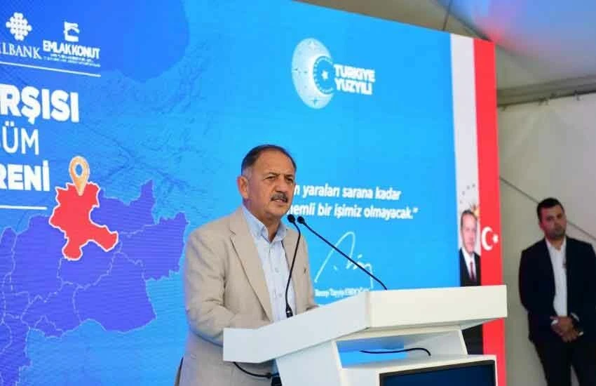 Yerinde Dönüşüm Projesi' kapsamında'Tarihi Bakırcılar Çarşısı'nın temel atma töreninde konuşan Çevre, Şehircilik ve İklim Değişikliği Bakanı Mehmet Özhaseki,  deprem çalışmalarıyla ilgili net mesajlar verdi.