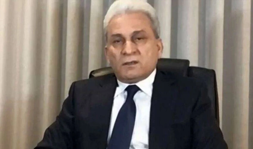 Azerbaycan'ın eski Başbakanı Suret Hüseynov, 64 yaşında İstanbul Havalimanı'nda geçirdiği kalp krizi sonucu hayatını kaybetti.