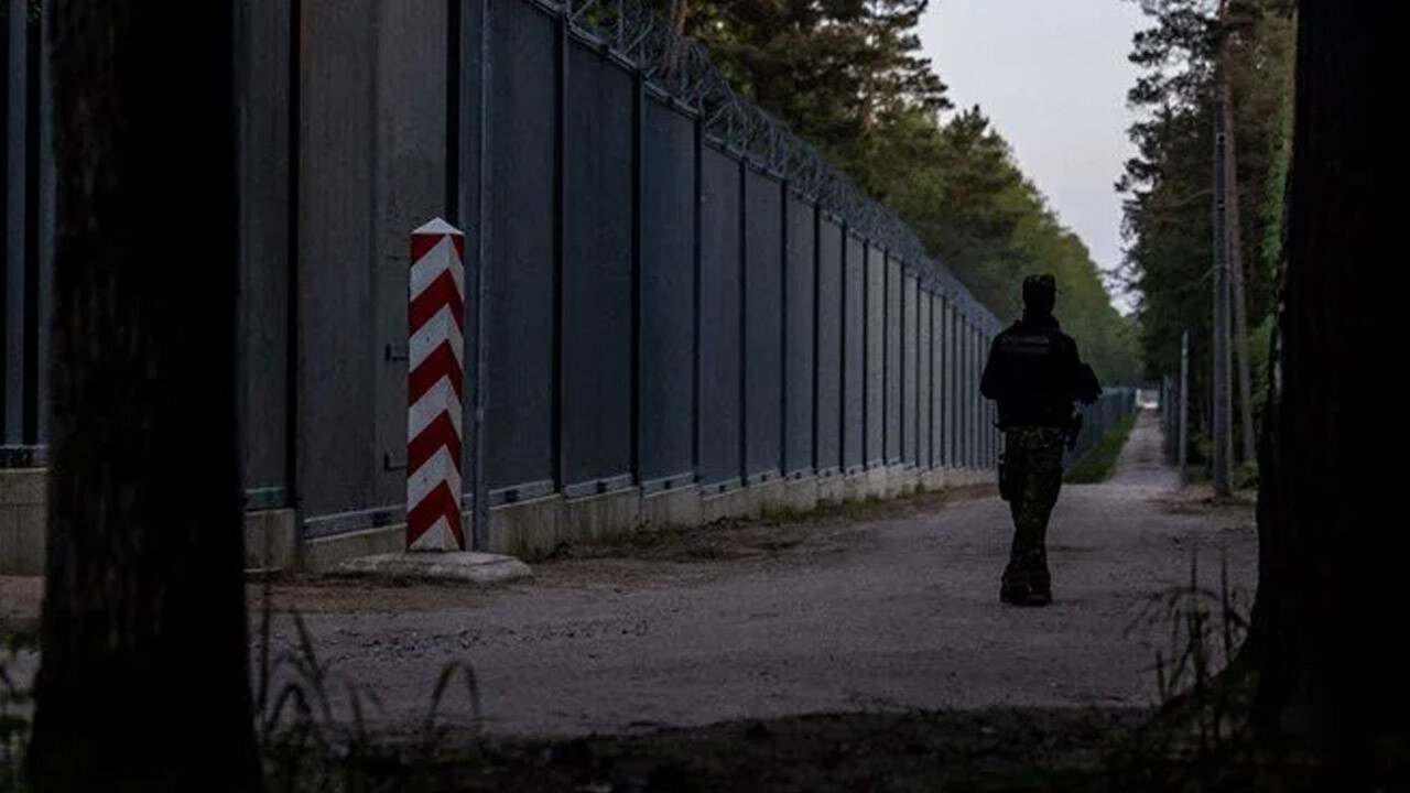 Polonya-Belarus sınırında hareketlilik! Bölgede asker sayısı artırılıyor