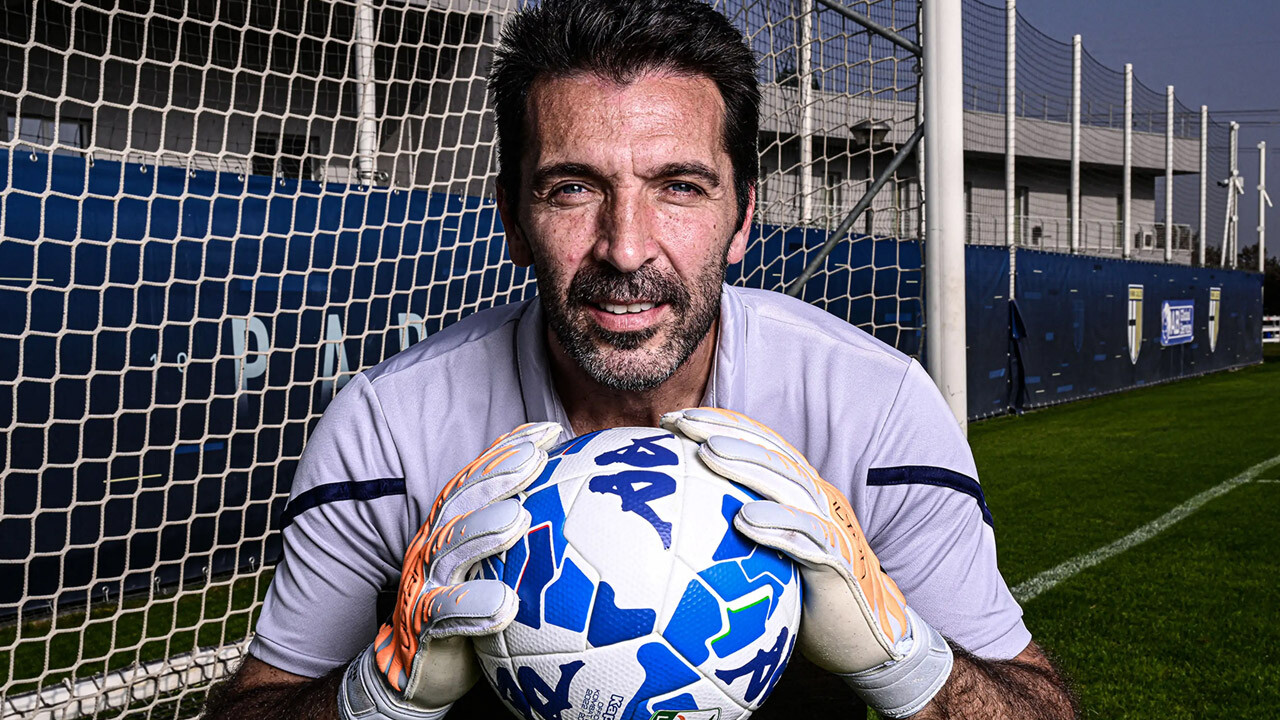 Futbola adanmış bir hayat: Buffon, 45 yaşında eldiven astı