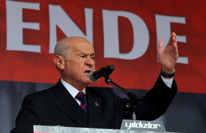 Bahçeli CHP yönetimindeki 11 büyükşehirde yönetimin el değiştirmesi gerektiğini söyledi.