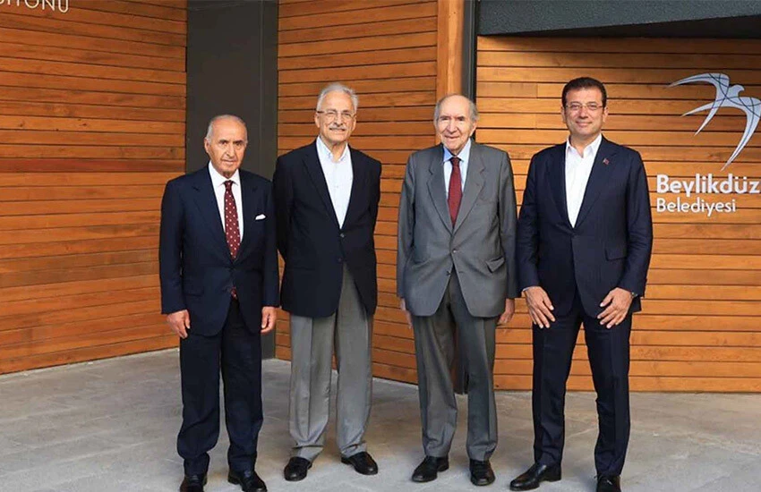 Ekrem İmamoğlu CHP'li eski liderlerle bir arada