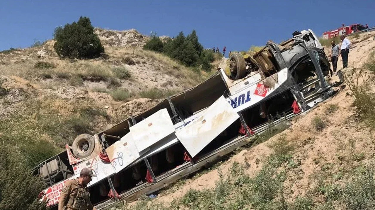 Kars’taki otobüs kazasıyla ilgili dikkat çeken iddia: Şoför uyuya kaldı
