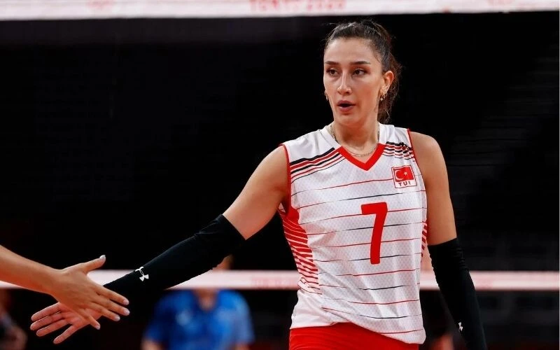 ‘Yüzüne asit atarım’ demişti! Milli voleybolcu Hande Baladın’ı tehdit eden şüpheli tutuklandı