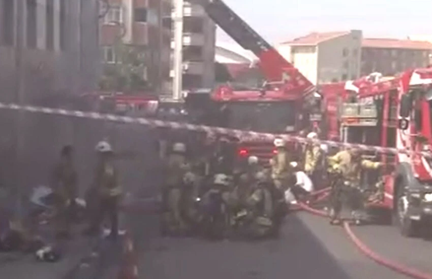 Bayrampaşa'da iş merkezinde yangın: 9 kişi kurtarıldı