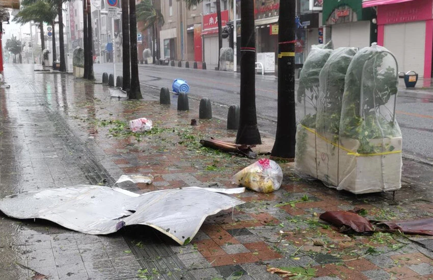 Japonya'da tayfun nedeniyle bir kişi öldü, 22 kişi yaralandı.