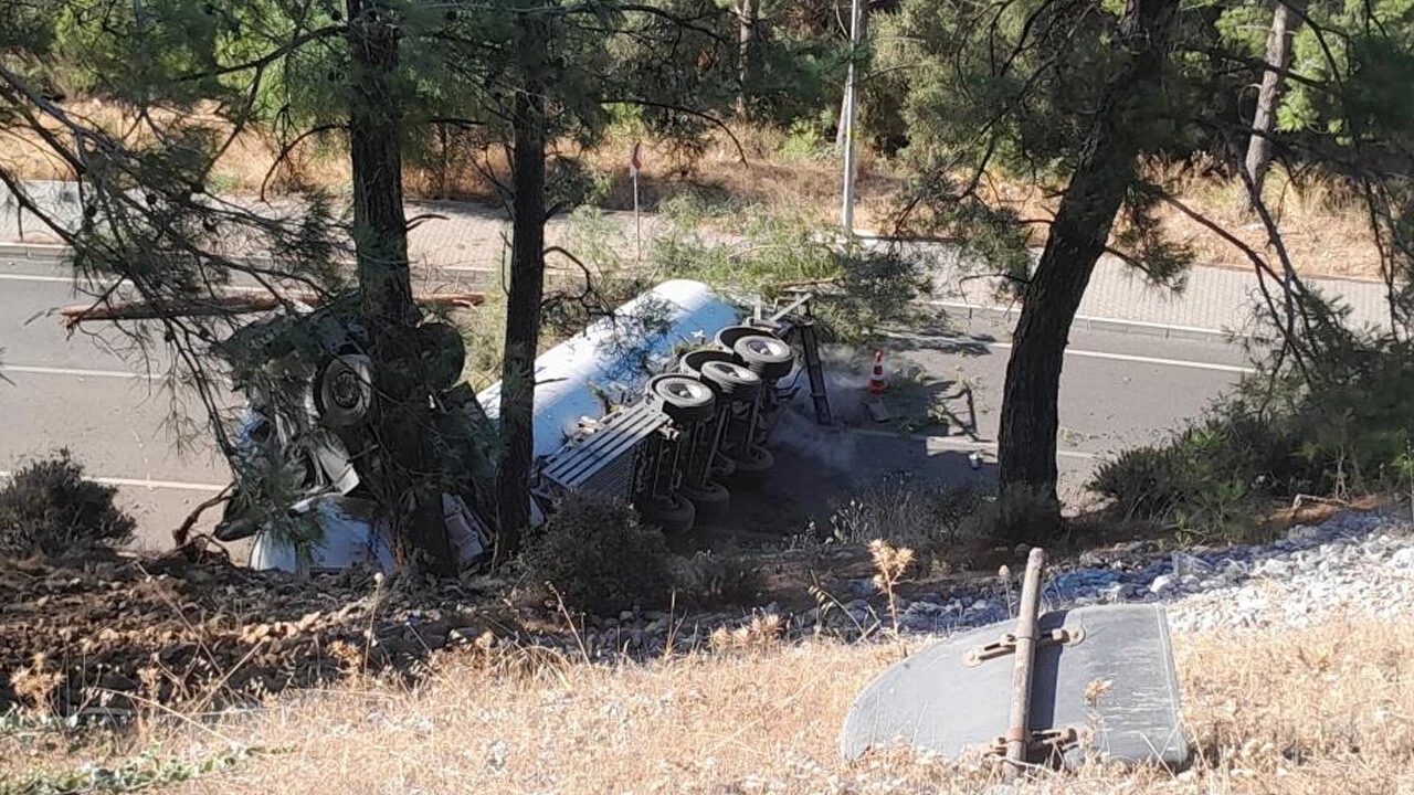 Faciaya ramak kala... Doğal gaz yüklü tanker uçuruma yuvarlandı, ekipler bölgede